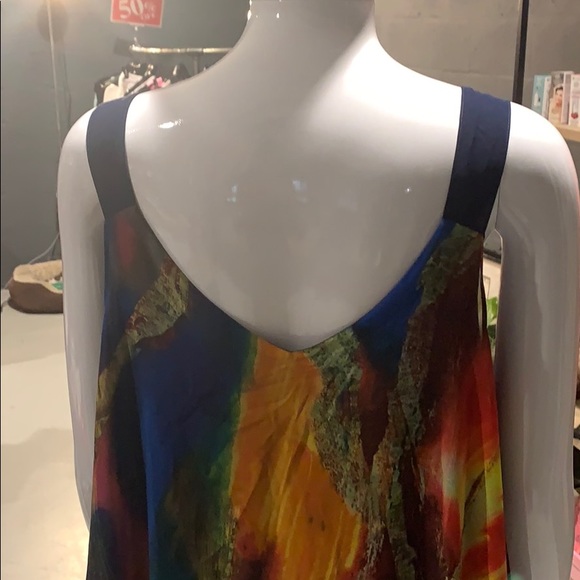 Maxi - Picture 7 of 9